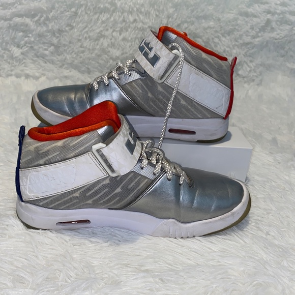 Nike Youth Air Akronite Lebron hightop - Picture 2 of 9